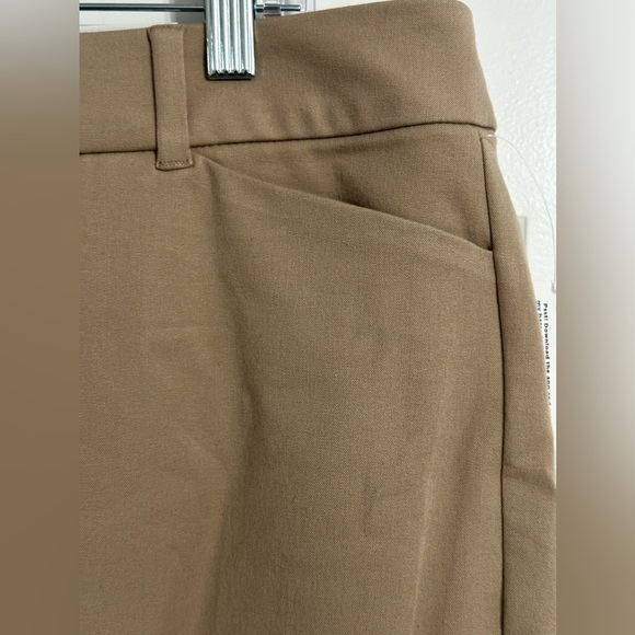 NWT- Plus Size Old Navy High Raise Pixie Skinny Pants - Picture 4 of 6